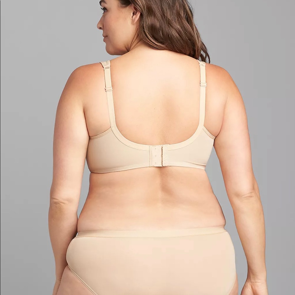 Smooth Lightly Lined Balconette Bra